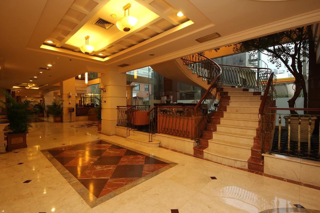 Maharani Hotel Yakarta Exterior foto
